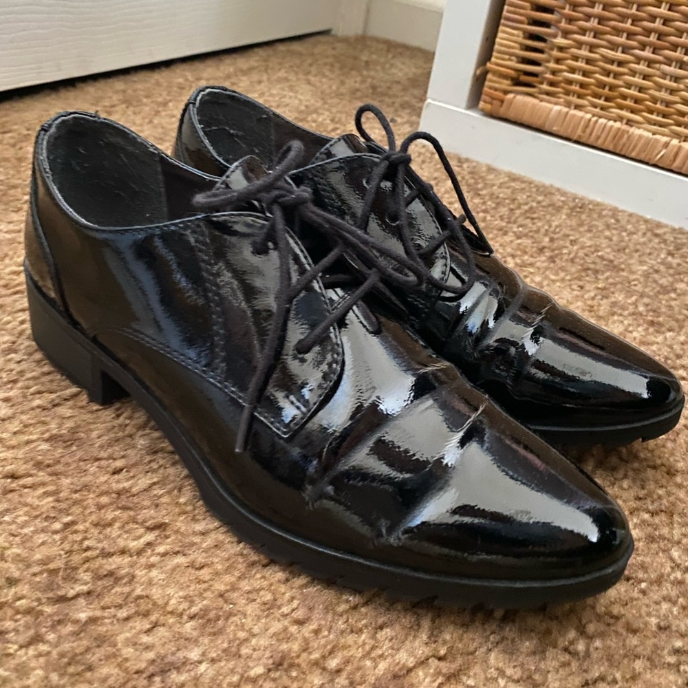 Tamaris Patent Oxford Shoe